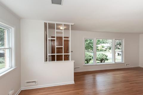 65 S Meyer Ct, Des Plaines, IL 60016 photo 8