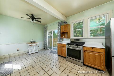 338 N Commonwealth Ave, Elgin, IL 60123 photo 6
