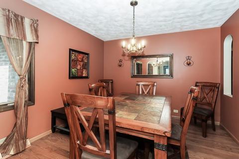 705 Carol Ave, Elgin, IL 60123 photo 8
