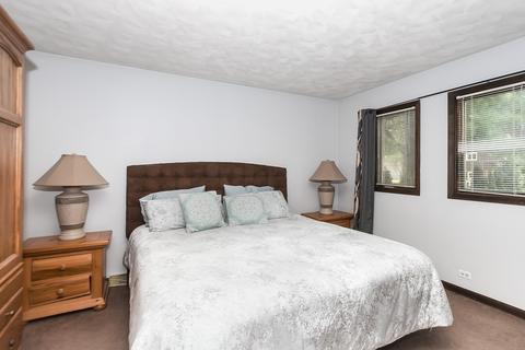 705 Carol Ave, Elgin, IL 60123 photo 17