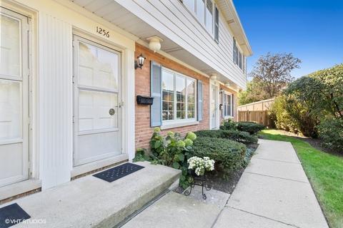 1256 Tinker Way, Glenview, IL 60025 photo 1