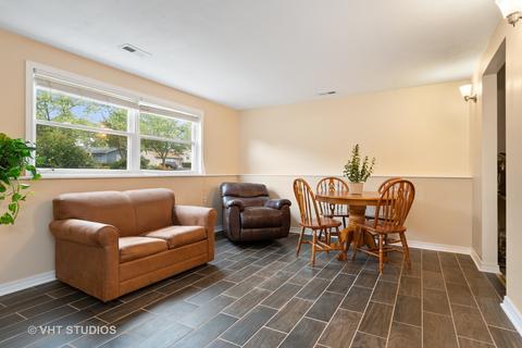 110 Davis Ct, Bolingbrook, IL 60440 photo 9
