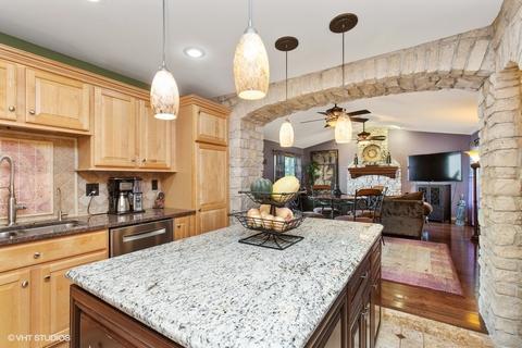 1764 Sheffield Dr, Elgin, IL 60123 photo 7