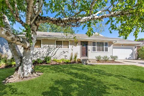 1764 Sheffield Dr, Elgin, IL 60123 photo 1