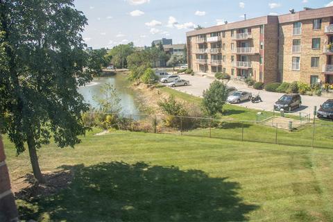 5405 Chateau Dr #6, Rolling Meadows, IL 60008 photo 1