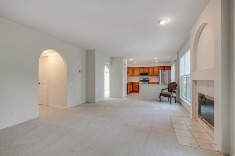 1464 Diamond Dr, Hoffman Estates, IL 60192 photo 9