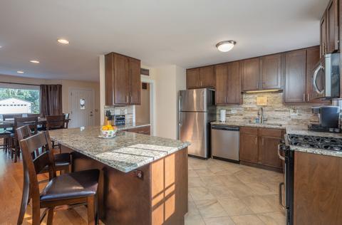 156 W Norman Ln, Wheeling, IL 60090 photo 10