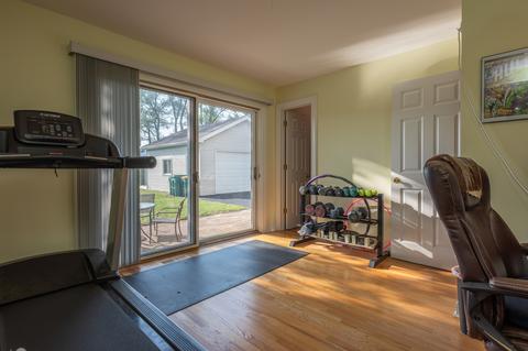 156 W Norman Ln, Wheeling, IL 60090 photo 13