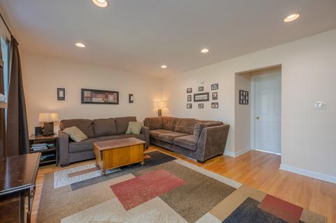 156 W Norman Ln, Wheeling, IL 60090 photo 5