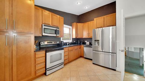1069 Seymour Ave, Des Plaines, IL 60016 photo 3