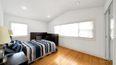 1069 Seymour Ave, Des Plaines, IL 60016 photo 9