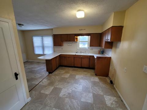 705 E 14th St, Sterling, IL 61081 photo 4
