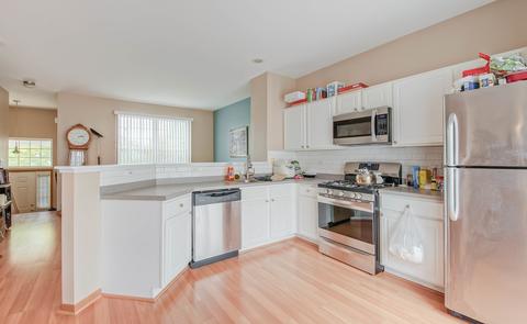 1602 Silvergate Ct, Gurnee, IL 60031 photo 5