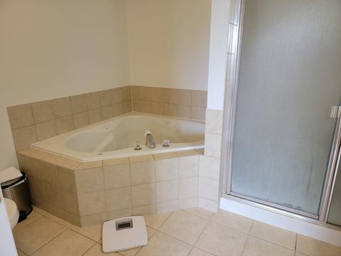 2150 Yale Cir, Hoffman Estates, IL 60192 photo 6