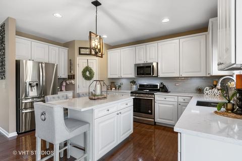 4059 Conifer Dr, Elgin, IL 60124 photo 5