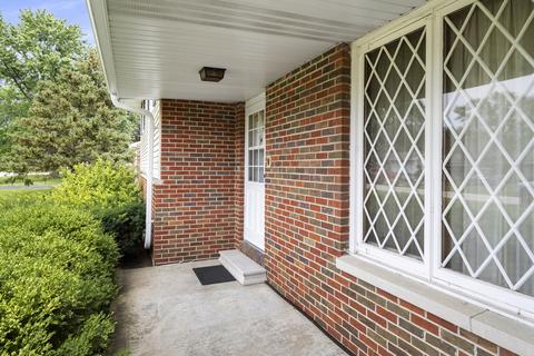 16411 S Mayleon Dr, Plainfield, IL 60586 photo 2