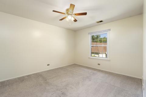 545 Williamsburg Ct #B2, Wheeling, IL 60090 photo 12