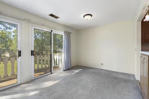 545 Williamsburg Ct #B2, Wheeling, IL 60090 photo 4