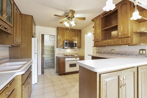 545 Williamsburg Ct #B2, Wheeling, IL 60090 photo 6