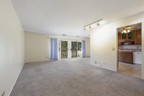 545 Williamsburg Ct #B2, Wheeling, IL 60090 photo 2