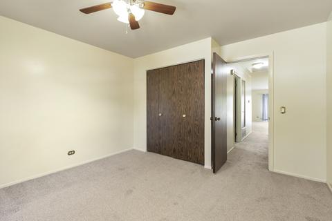 545 Williamsburg Ct #B2, Wheeling, IL 60090 photo 11