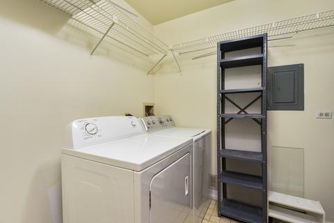 545 Williamsburg Ct #B2, Wheeling, IL 60090 photo 8