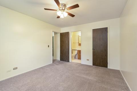 545 Williamsburg Ct #B2, Wheeling, IL 60090 photo 13
