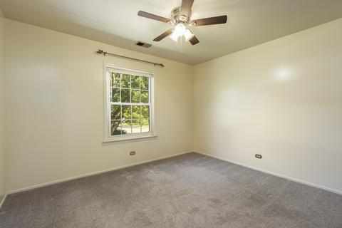 545 Williamsburg Ct #B2, Wheeling, IL 60090 photo 10