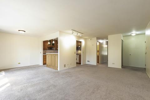 545 Williamsburg Ct #B2, Wheeling, IL 60090 photo 3