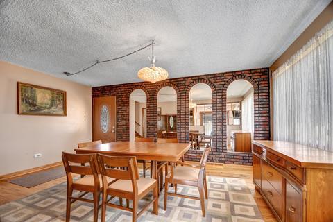 8228 S Ferdinand Ave, Bridgeview, IL 60455 photo 4