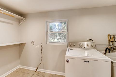 515 W Memory Ln, Addison, IL 60101 photo 17