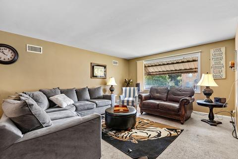 2008 E 78th St, Chicago, IL 60649 photo 3