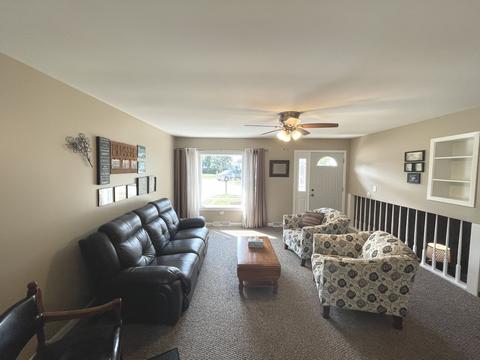 2350 Gale Ln, Elgin, IL 60123 photo 5