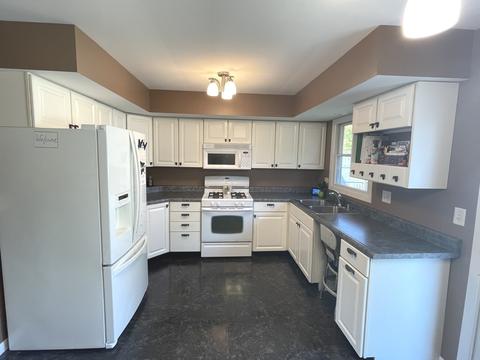 2350 Gale Ln, Elgin, IL 60123 photo 10