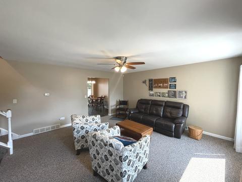 2350 Gale Ln, Elgin, IL 60123 photo 3