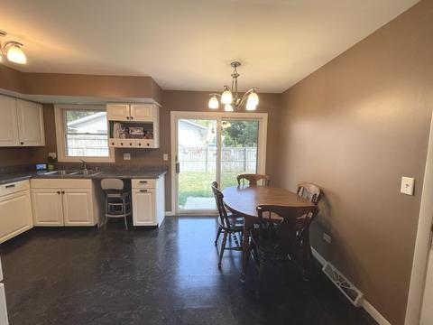 2350 Gale Ln, Elgin, IL 60123 photo 7