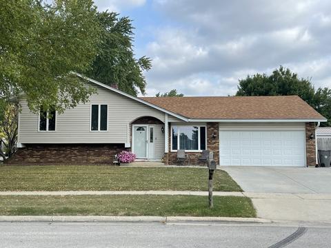 2350 Gale Ln, Elgin, IL 60123 photo 1