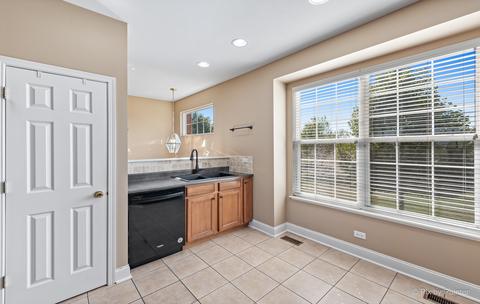 4260 Drexel Ave, Aurora, IL 60504 photo 7