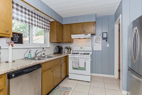 1219 E Oakland Ave, Bloomington, IL 61701 photo 8