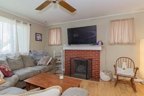 1219 E Oakland Ave, Bloomington, IL 61701 photo 4