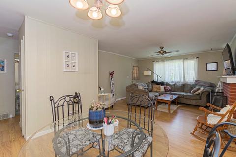 1219 E Oakland Ave, Bloomington, IL 61701 photo 3