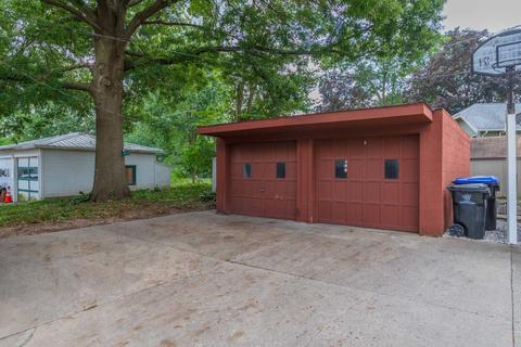 1219 E Oakland Ave, Bloomington, IL 61701 photo 18