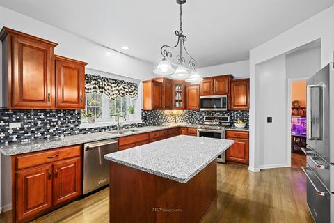 411 Hackney Ln, Oswego, IL 60543 photo 12