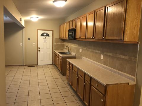 357 S Longwood Dr, Kankakee, IL 60901 photo 4