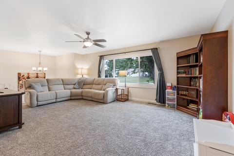 210 N Green St, Mchenry, IL 60050 photo 6