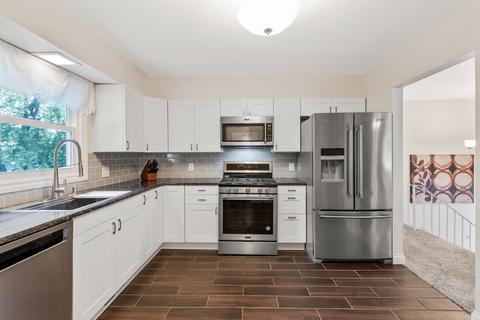 210 N Green St, Mchenry, IL 60050 photo 4