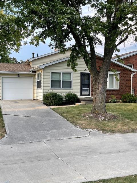 1558 Hunt Dr #A, Normal, IL 61761 photo 3