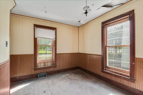 331 E Sangamon Ave, Rantoul, IL 61866 photo 3