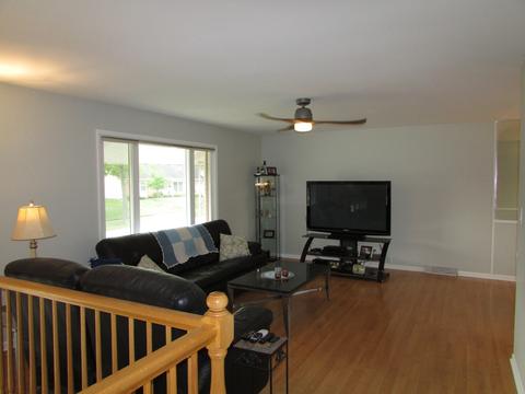 910 Concord Ln, Hoffman Estates, IL 60192 photo 5