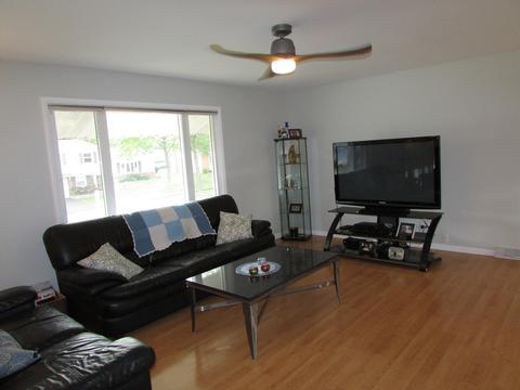 910 Concord Ln, Hoffman Estates, IL 60192 photo 4
